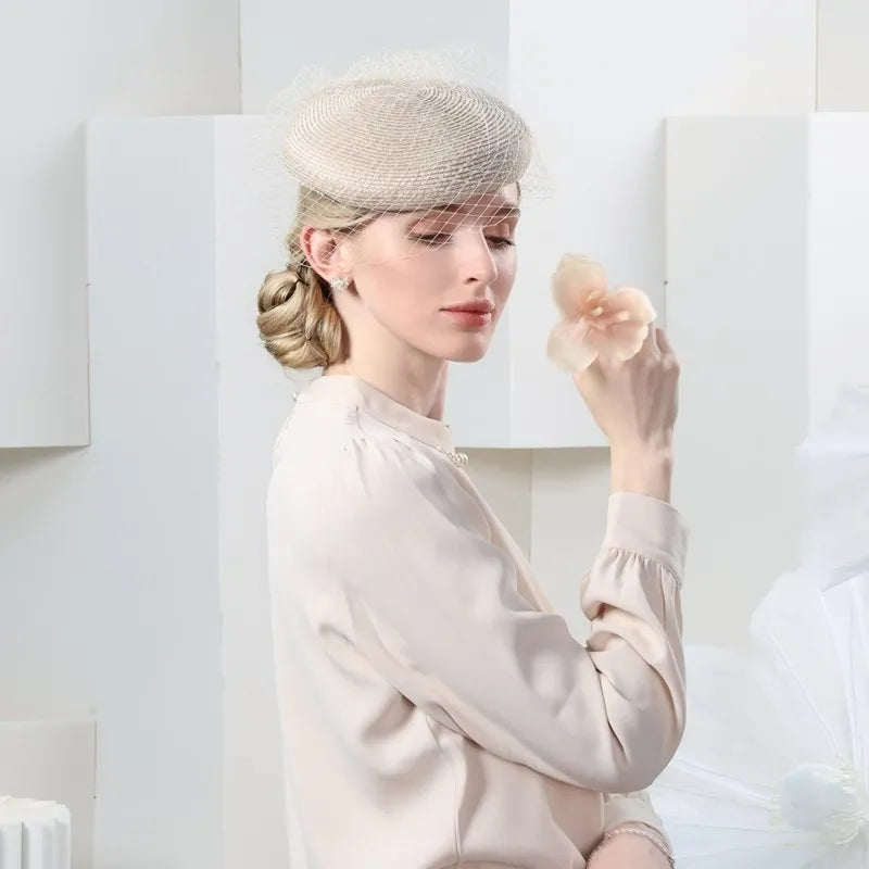 EE 2337  the new spring/summer 2023 to restore ancient ways the joker painter thin white gauze cap decorated breathable berets