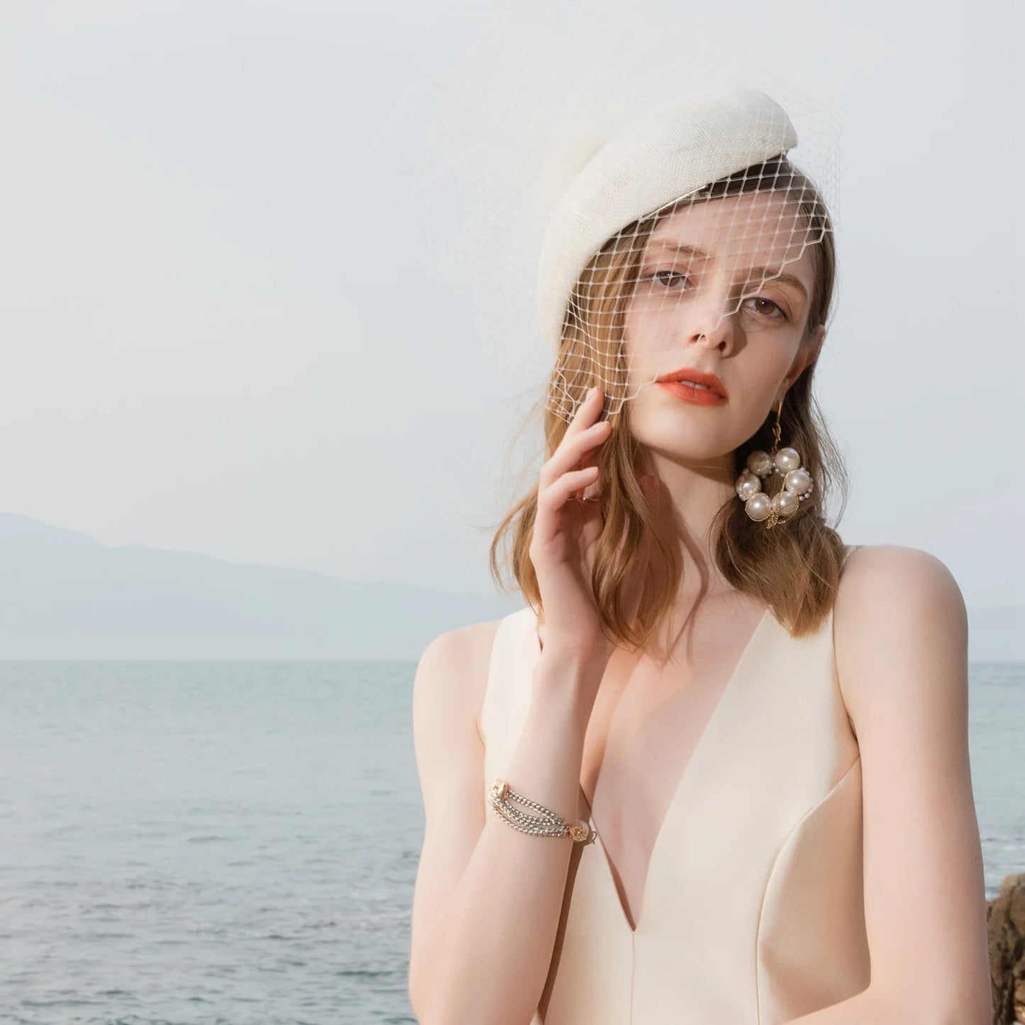 EE 2379 Spring and Summer/Tulle/Sinamay/Elegant Feminine Style/birdcage veil/Special Occasion/Tulle Fabric Hats Headpiece
