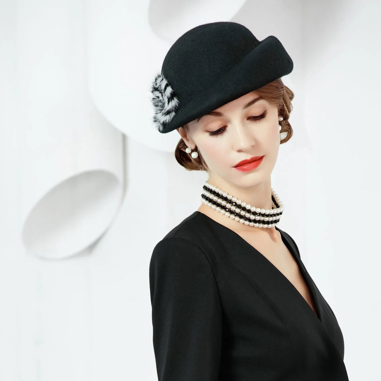 EE 5049 Autumn and winter English wool small top hat Korean version of fashionable woolen beret retro winter hat woman