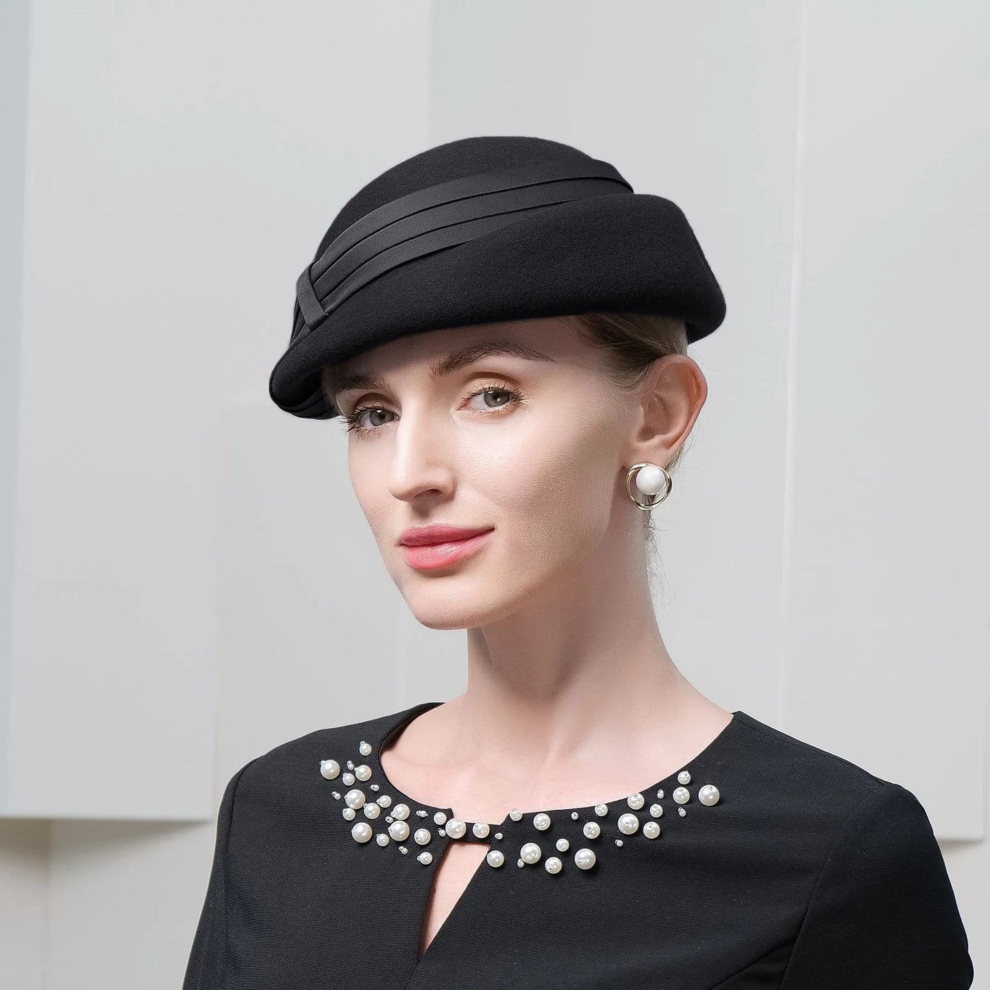 EE 5053 Autumn/Winter New Fashionable Face Small Popular Beret English Wool Top Hat Winter Hat Women's Style