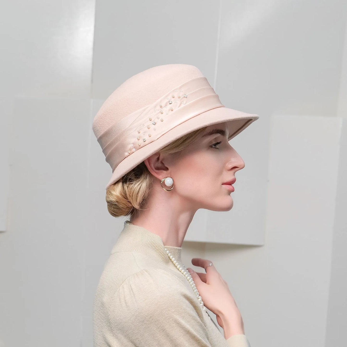 EE 5213  new winter elegant pearl decoration banquet pure wool hat felt trilby female hat in winter